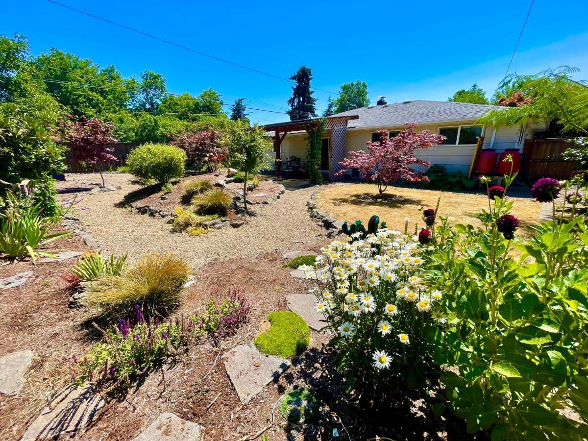 Colorful 50'S Ranch In The Heart Of Eugene Villa Exterior photo