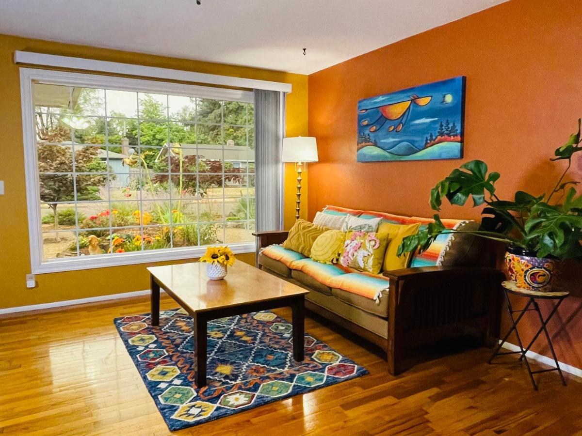 Colorful 50'S Ranch In The Heart Of Eugene Villa Exterior photo