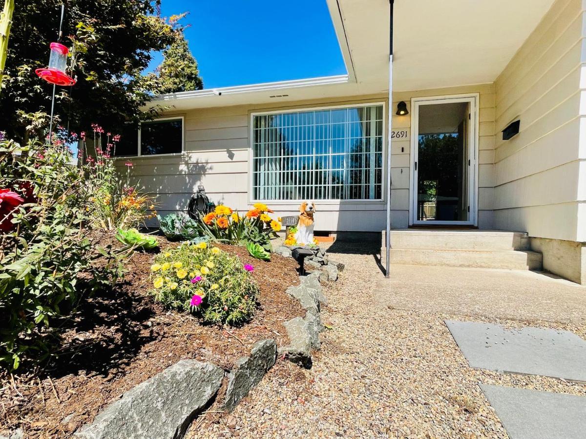 Colorful 50'S Ranch In The Heart Of Eugene Villa Exterior photo