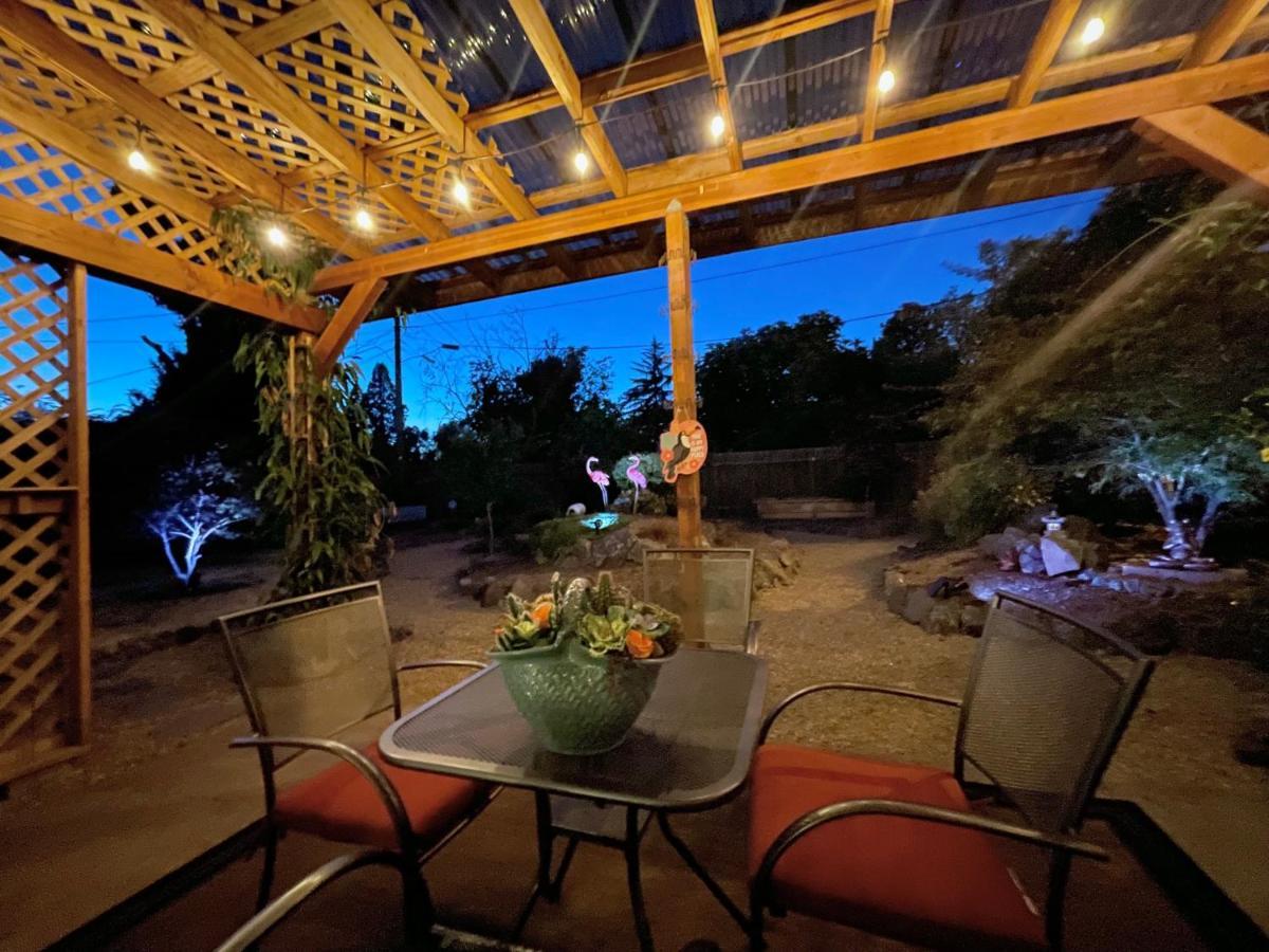 Colorful 50'S Ranch In The Heart Of Eugene Villa Exterior photo